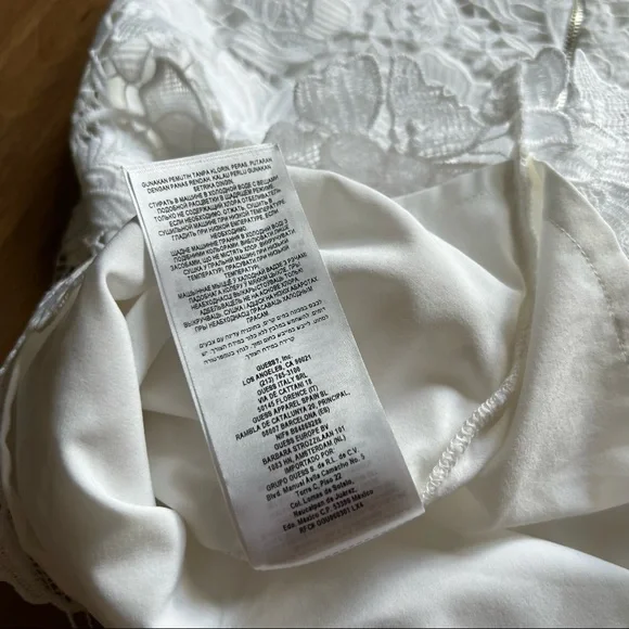 NWT GUESS off-shoulder dress - size 2 - Picture 8 of 16